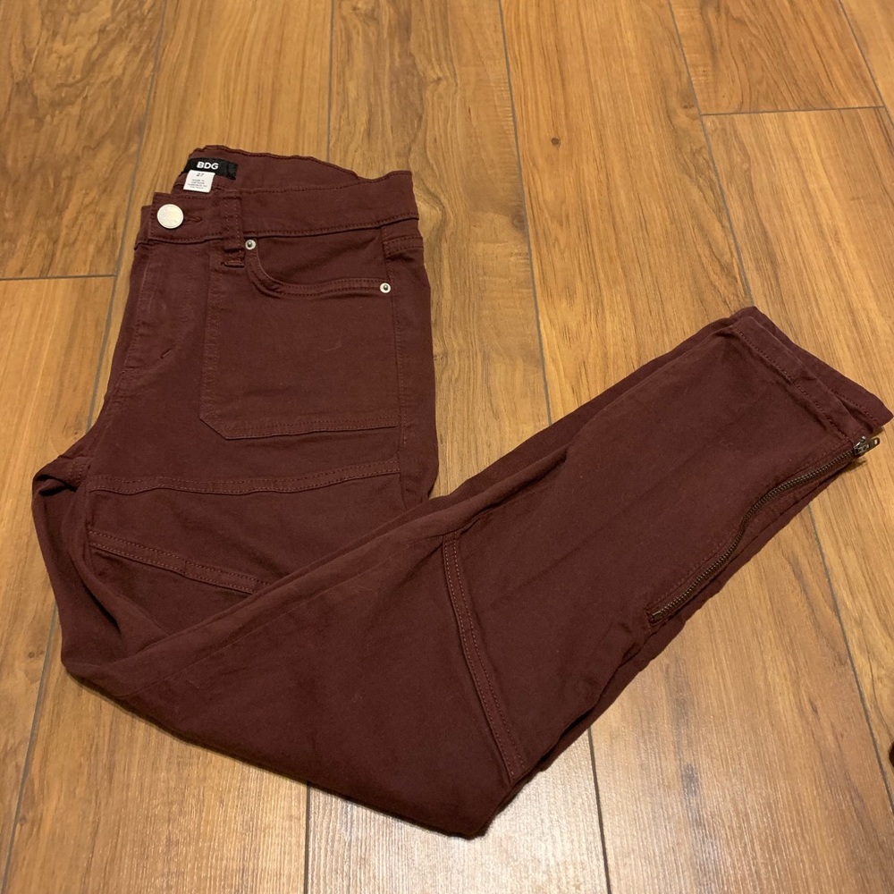 BDG- Maroon pants